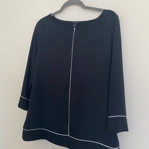 Ann Taylor Business Black & White Too🖊